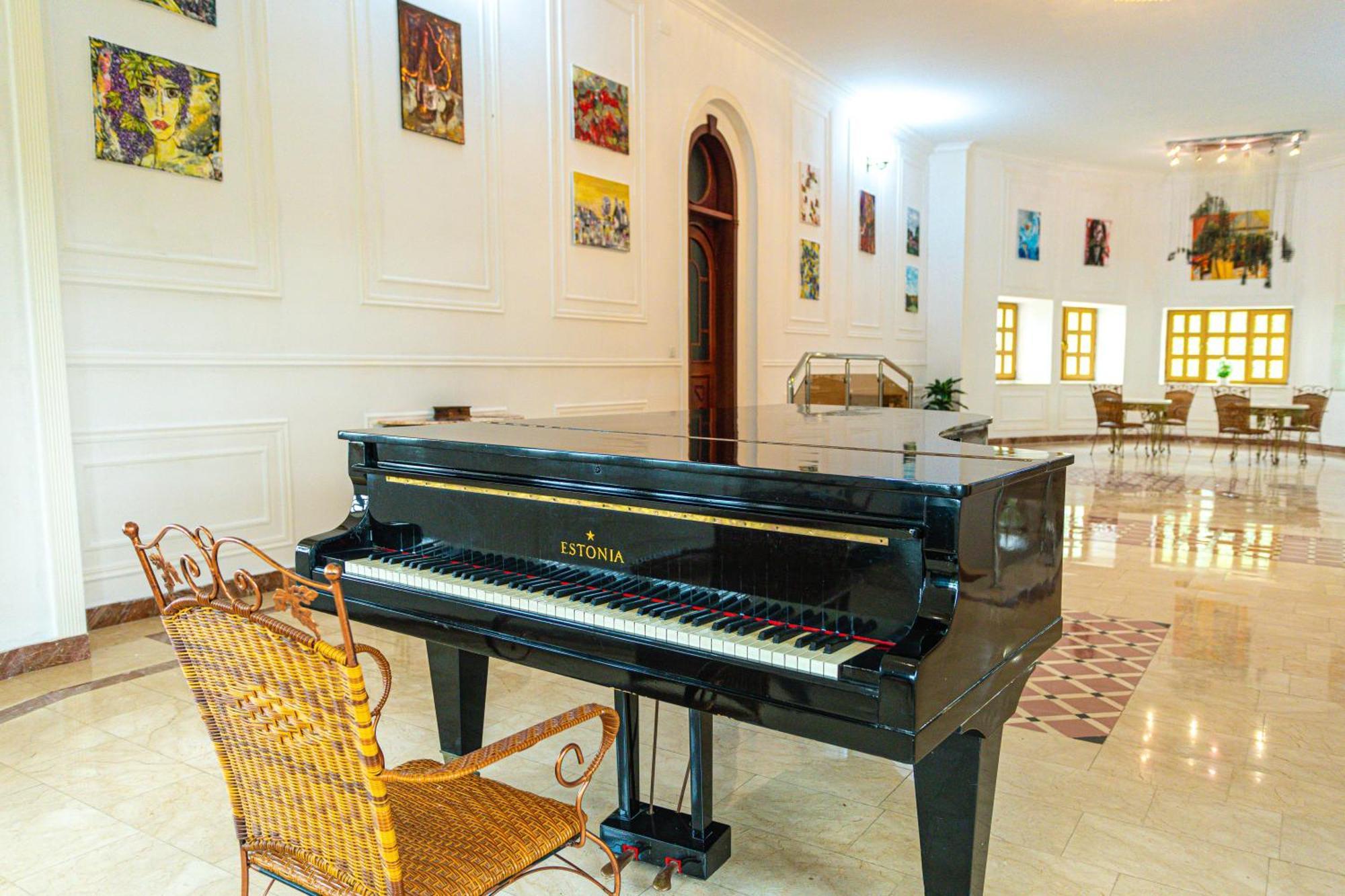 Chabiant Guesthouse Chateau Monolit Ikinci Yeniyol Exterior photo
